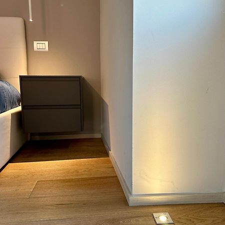 Lr Deluxe Apartments - Fondazione Prada - Metro M3 Милан Экстерьер фото