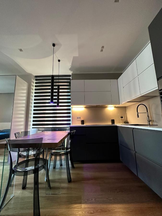 Lr Deluxe Apartments - Fondazione Prada - Metro M3 Милан Экстерьер фото